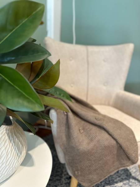 Hovedbilde Pledd i mohair i lekker kakifarge