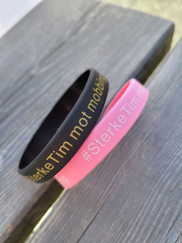 TikTok SterkeTim armbånd i silikon farge rosa